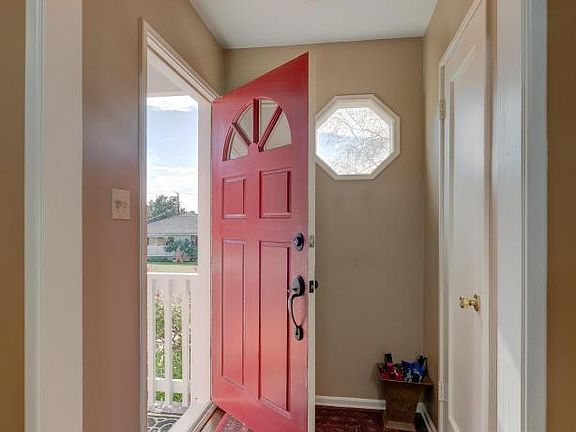 4th image of 931 Alta Vista Dr