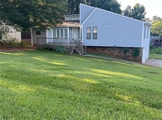 102 Bascomb Dr, Woodstock, GA 30189