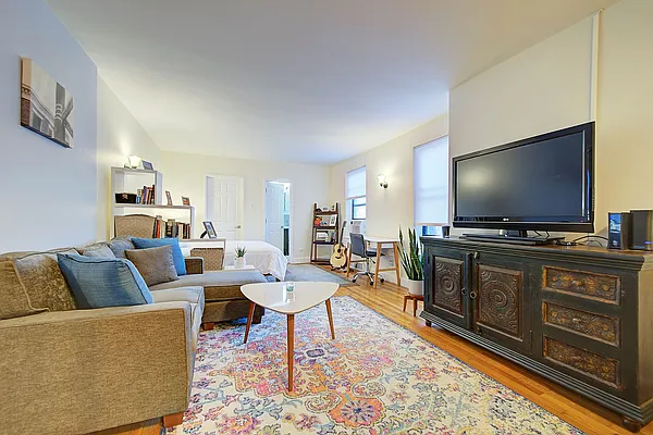 Sold by Akam Sales and Brokerage | media 5