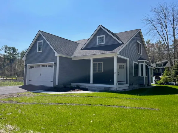 17 Longwood Drive, Kennebunk, ME 04043
