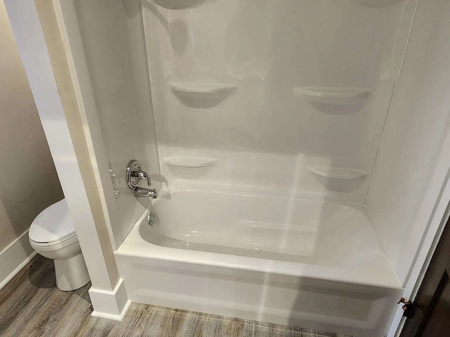 2 bed, 1000 sqft, $1,350 — Photo 3