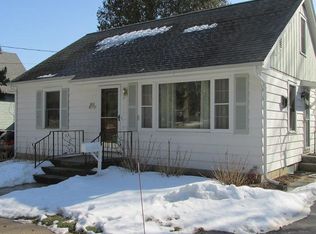 N43W5775 Maple St, Cedarburg, WI 53012