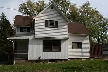 502 E Hubble St photo 1