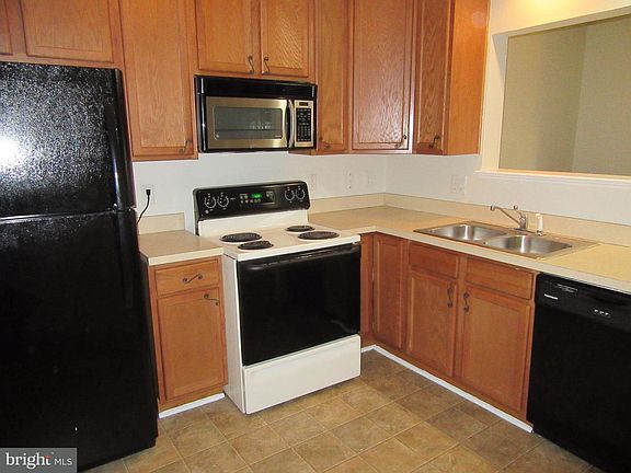 5th image of 1935 Gardenia Ct