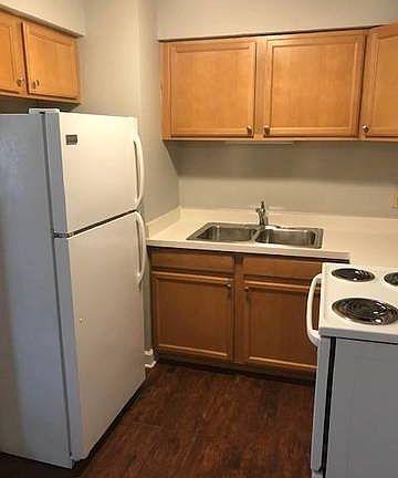 4th image of 214 Circle Ave APT 307