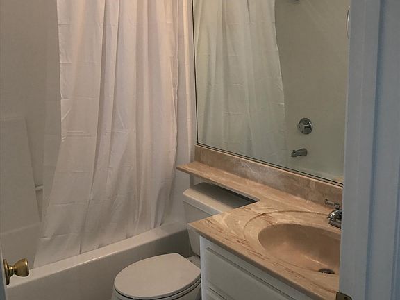4th image of 1133 Mira Mar Ave APT 303