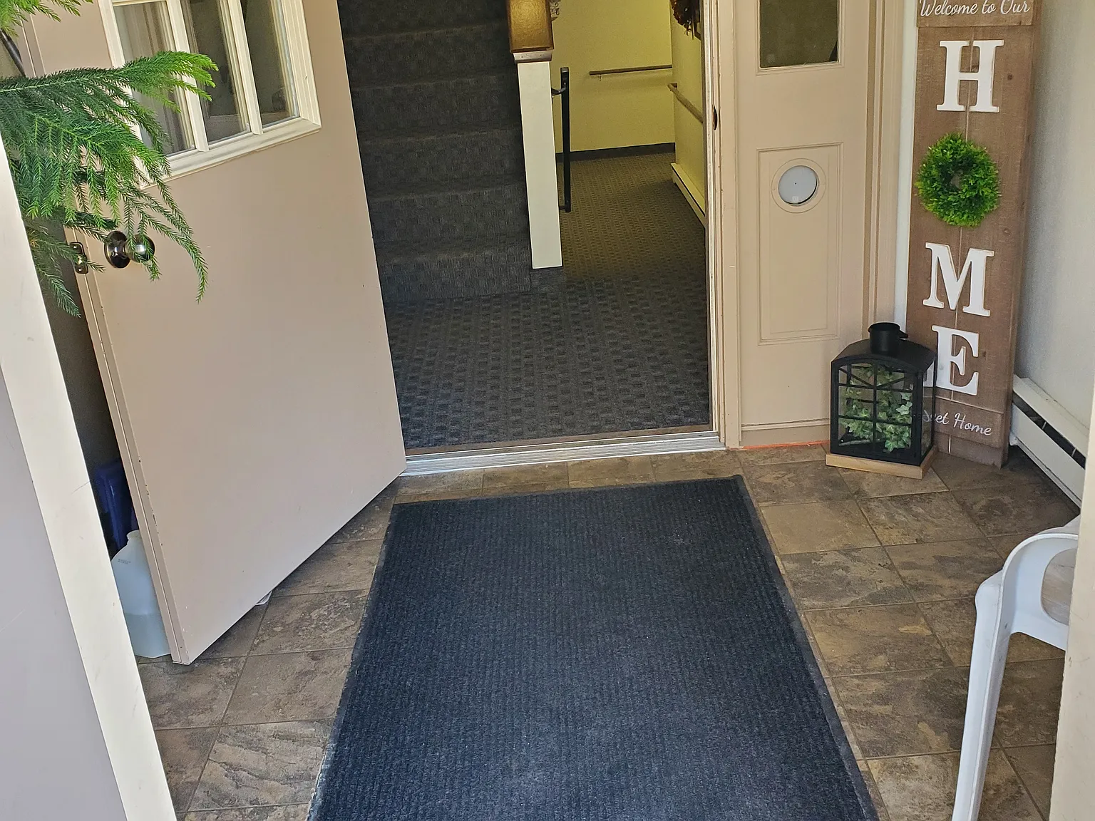 2 bed, 900 sqft, $1,031 — Photo 2