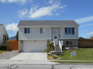 6914 S High Bluff Dr, West Jordan, UT 84081