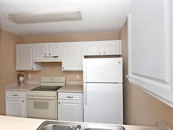 4th image of 4728 Walden Cir APT 1336