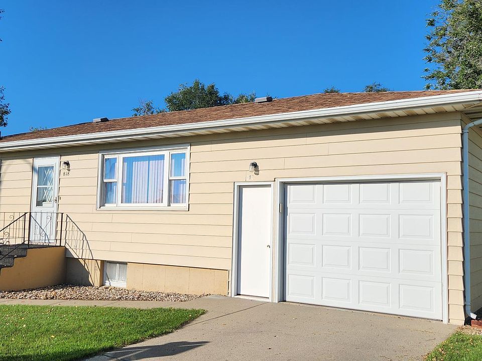 1st image of 818 S 17th St