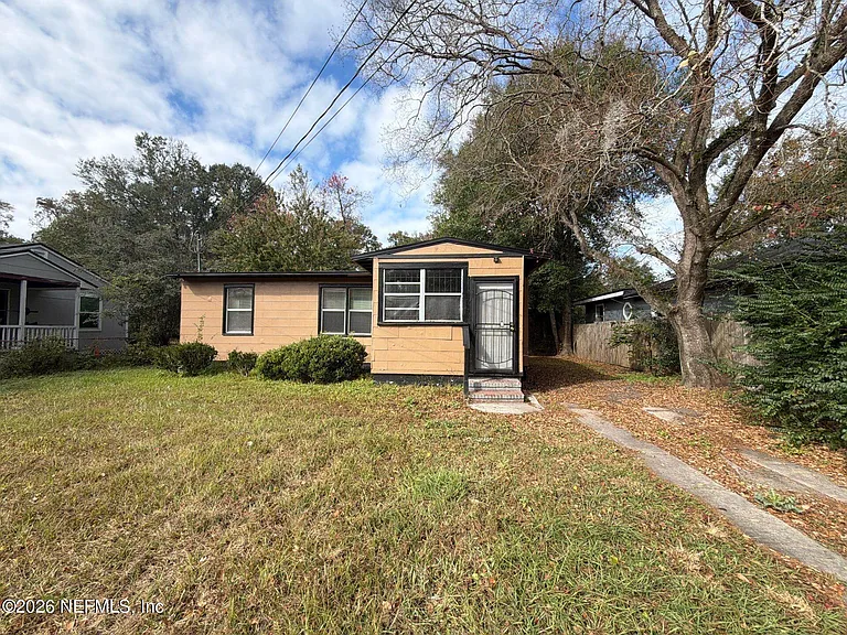 5326 Mays Dr — Photo 2