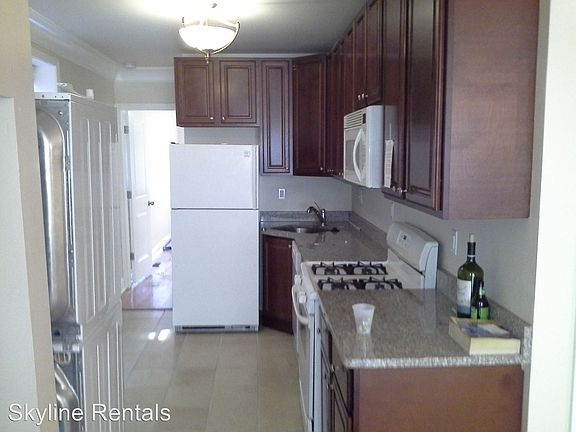 3rd image of 5445 W Berks St #5445