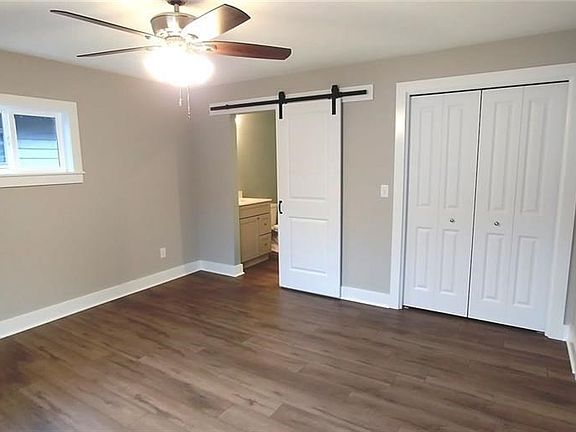 1st floor master BR with on suite full bath