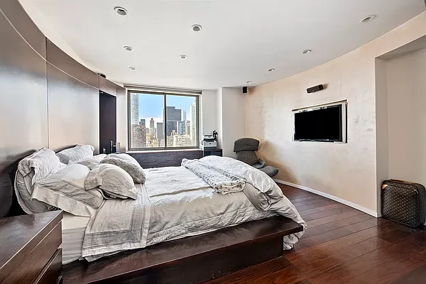 Rented by Compass | media 4