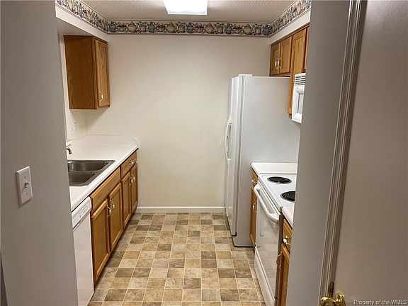 5th image of 702 Settlement Dr #702