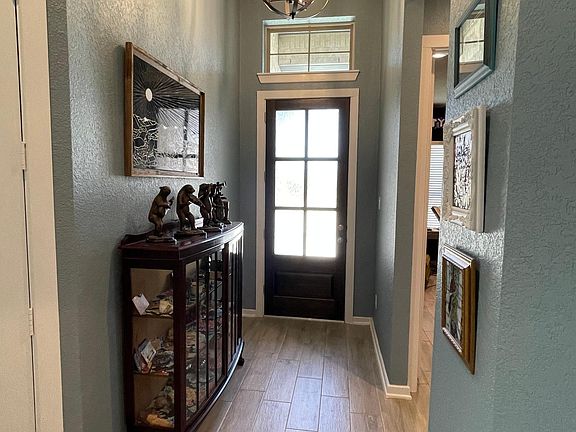Entry way