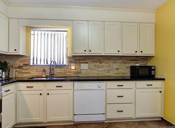 4th image of 4905 Cricklewood Ln