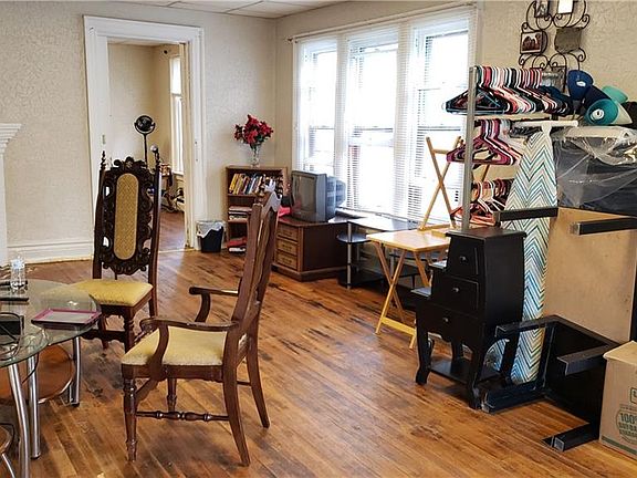 5th image of 129 Trowbridge St