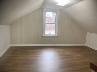 209 S Point Dr, Avon Lake, OH