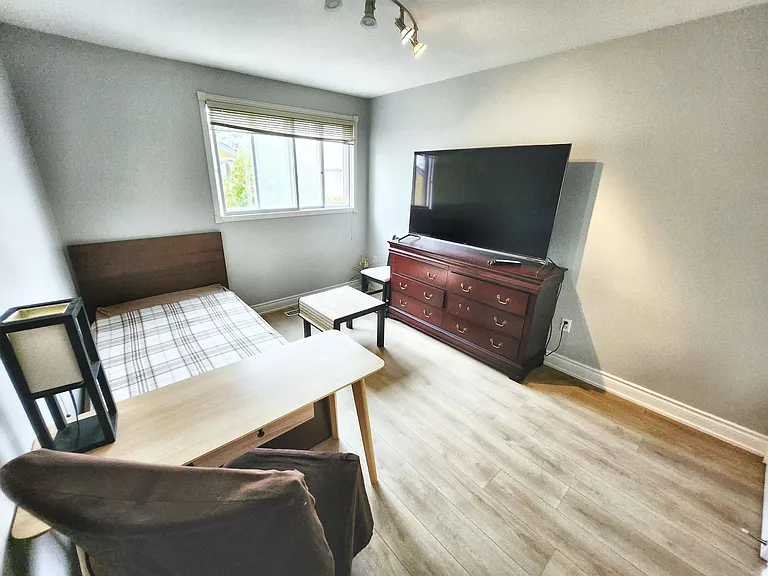 90 Napoli Dr — Photo 9