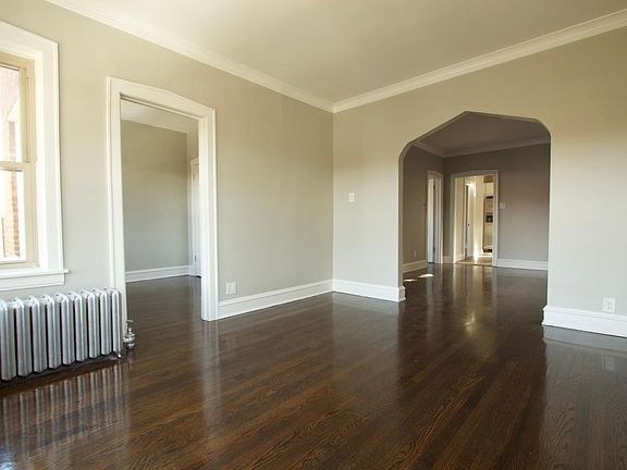 3rd image of 7247 S Cornell Ave #1