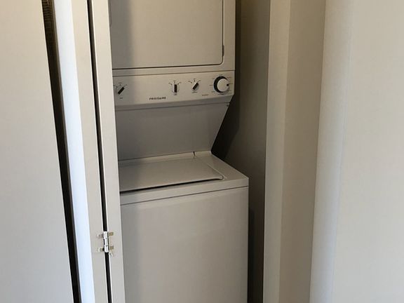 4th image of 3104 W Sunnyside Ave APT 3F