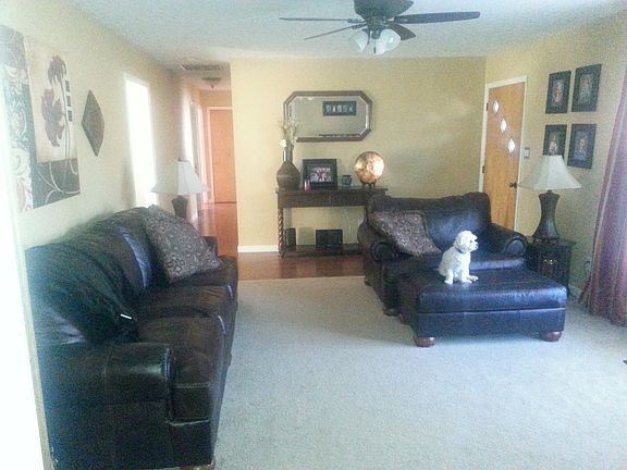 5th image of 1007 W Grand Ave