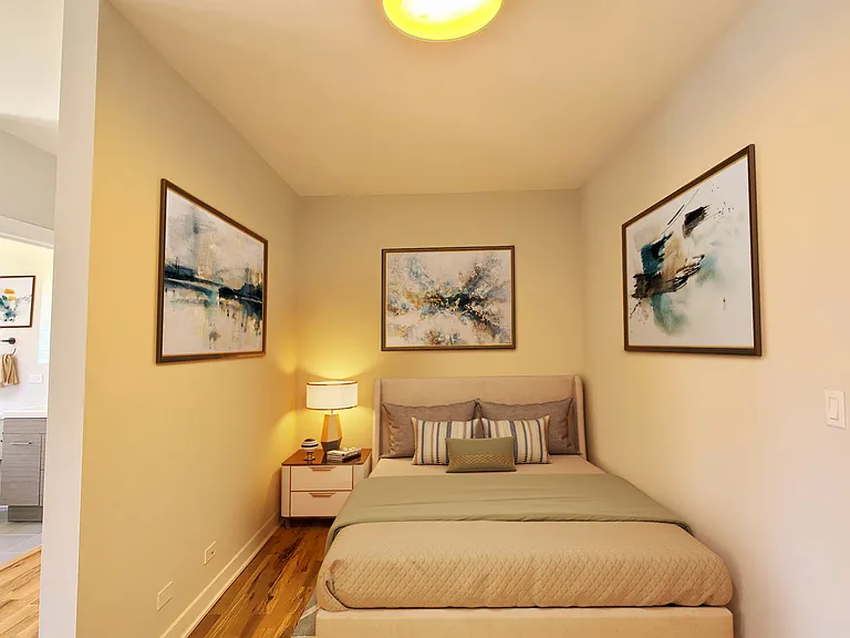 656 W Wrightwood — Photo 5