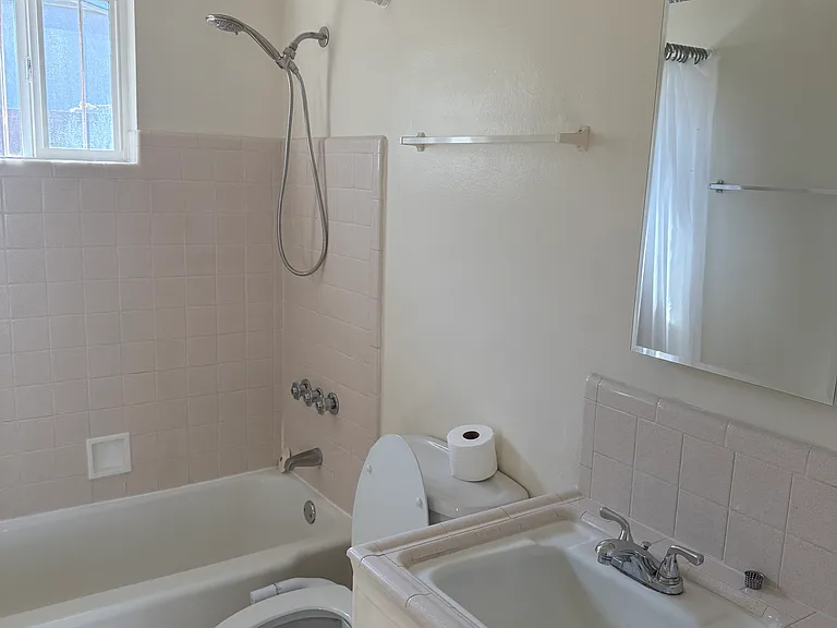 E Blacklidge Dr — Photo 5