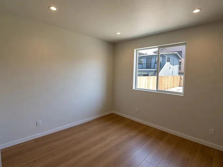 1056 Hoffman Ave #1 — Photo 6