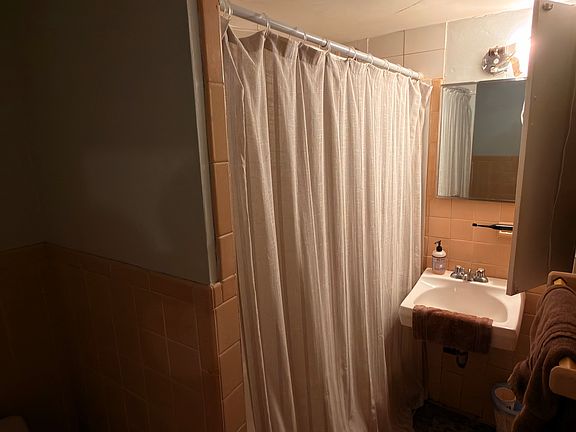 5th image of 14 Keswick St APT 1
