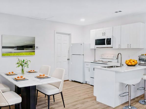 2532 Honeysuckle Ave