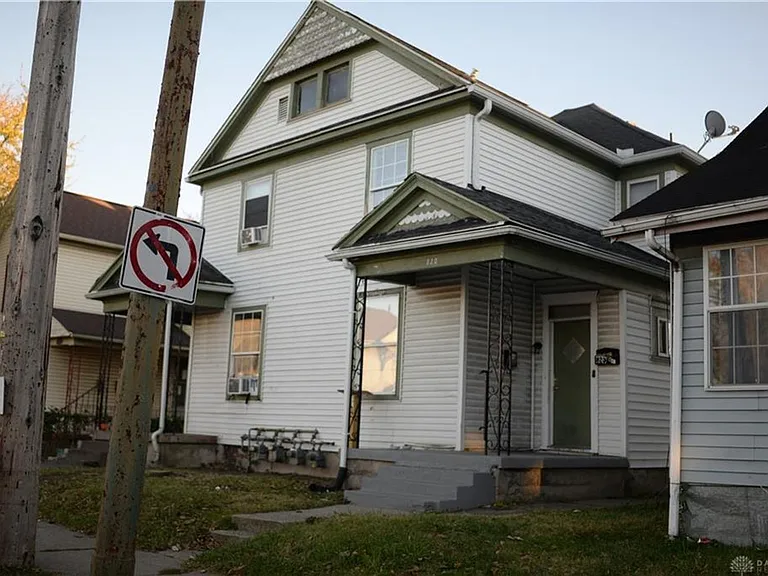 820-822 Huffman Ave — Photo 10