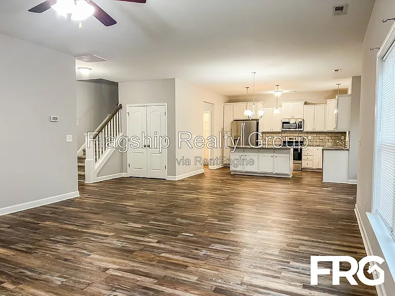491 Fallingbrook Dr — Photo 23
