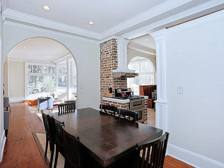 415 E Gordon St — Photo 12