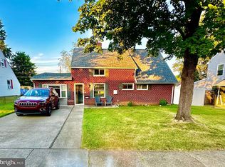 9229 Andover Rd, Philadelphia, PA 19114