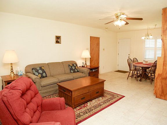 3rd image of 405 E 51st St
