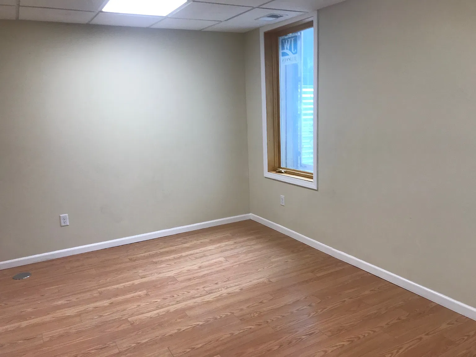 Studio, 400 sqft, $1,600 — Photo 3