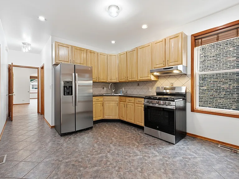 3408 N Springfield Ave #2 — Photo 15
