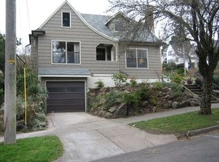 2037 NE Ridgewood Dr, Portland, OR 97212