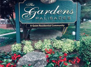 5 Brevoort Dr APT 2E, Pomona, NY 10970