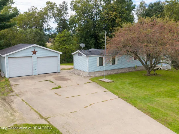 2601 W Vermontville Hwy, Charlotte, MI 48813