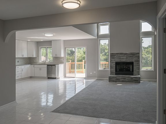 4th image of 22951 Eastbrook Dr