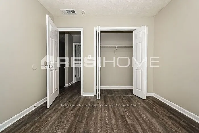 5949 Creekside Dr — Photo 11