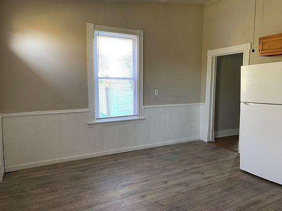 3rd image of 1219-21 Pierce St