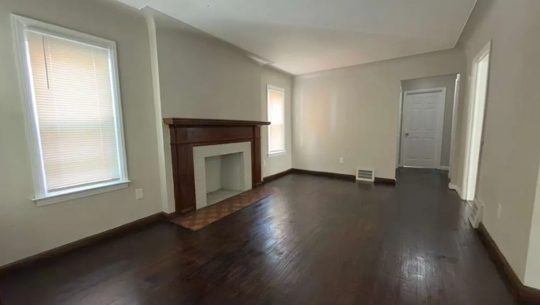 3 bed, 1108 sqft, $1,300 — Photo 2