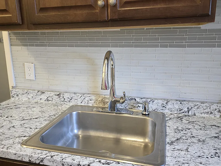 49 N West End Ave #3 — Photo 9