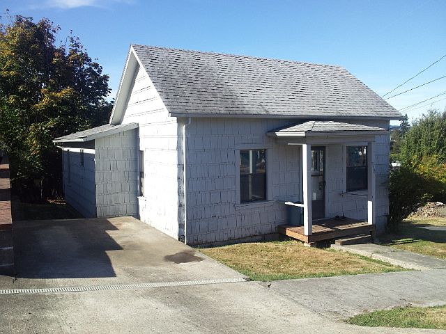 2nd image of 330 SW Bryant St
