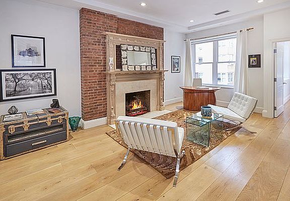3rd image of 3 W 73rd St