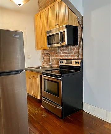 5th image of 137 Carondelet St APT 400